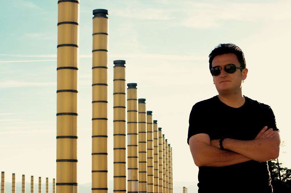 El dj y productor musical español Rafael Mendoza posa en Dubai. (Cedida)