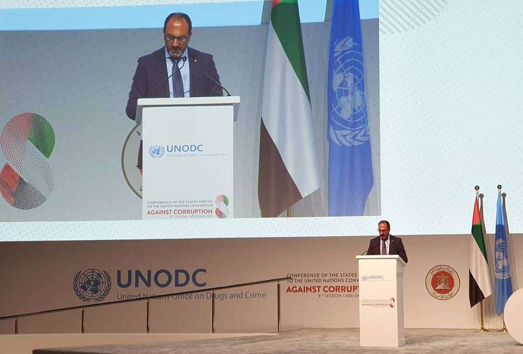 Intervención en Abu Dhabi de Jorge Daccarett, embajador de Chile en Emiratos Árabes Unidos, en la VIII Conferencia de los Estados Partes en la Convención de las Naciones Unidas contra la Corrupción. (@EmbaChileEAU) Intervención en Abu Dhabi de Jorge Daccarett, embajador de Chile en Emiratos Árabes Unidos, en la VIII Conferencia de los Estados Partes en la Convención de las Naciones Unidas contra la Corrupción. (@EmbaChileEAU)