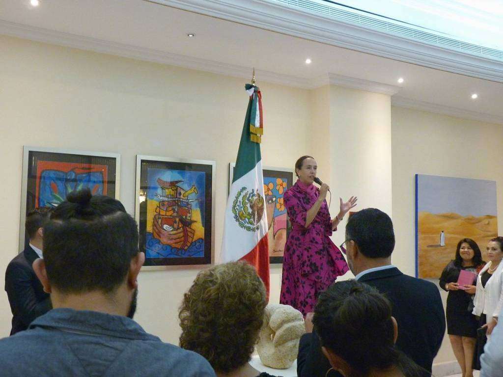 La embajadora de México, Francisca E. Méndez, durante su intervención. (EL CORREO)