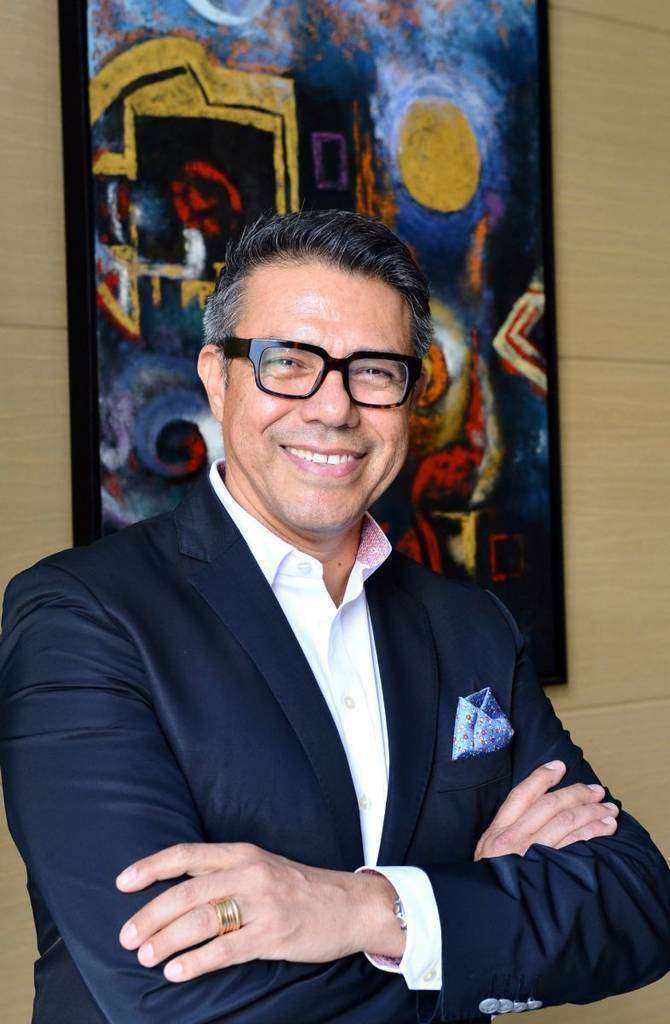 José Toledo, pintor mexicano afincado en Abu Dhabi. (Manaf K. Abbas)