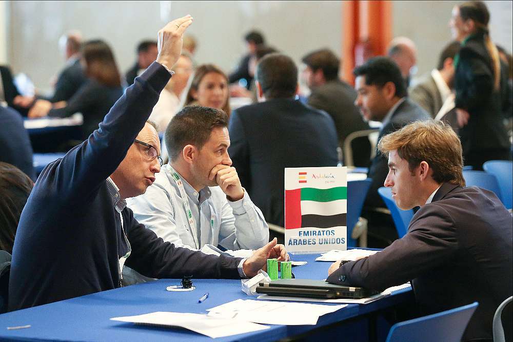 Representación de Extenda durante un encuentro empresarial en Emiratos Árabes. / Extenda representatives during a business meeting in the United Arab Emirates. (Cedida) Representación de Extenda durante un encuentro empresarial en Emiratos Árabes. / Extenda representatives during a business meeting in the United Arab Emirates. (Cedida)