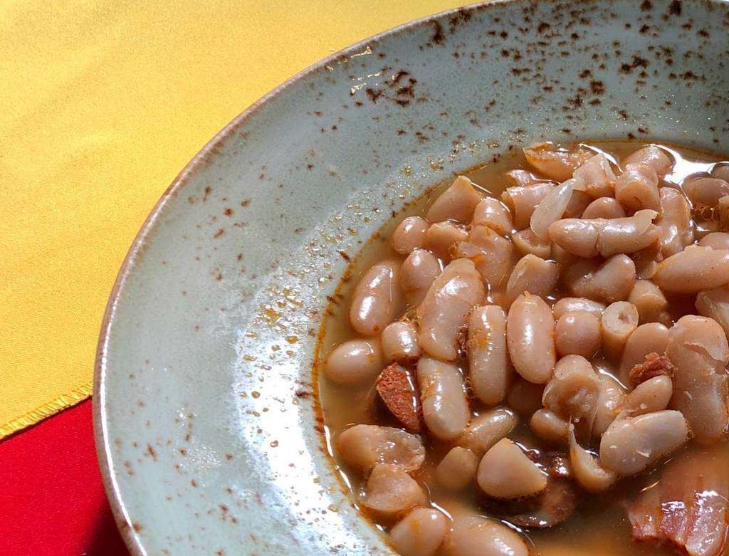 La fabada preparada por el Seville's recibió el elogio unánime de los comensales. (EL CORREO) La fabada preparada por el Seville's recibió el elogio unánime de los comensales. (EL CORREO)