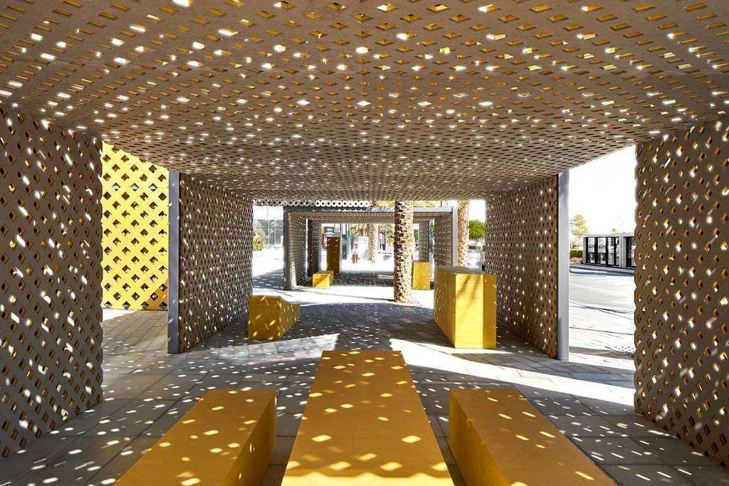 Umbra, instalación inmersiva al aire libre presentada por Finsa en Dubai Design Week. (EL CORREO)