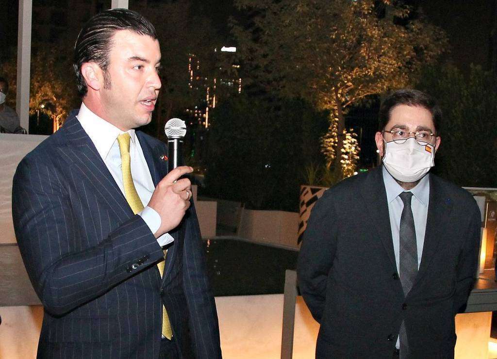 Guillermo Cobelo, vicepresidente de FEDECOM para África y Oriente Medio, durante su intervención en la cena de Navidad del SBC en Dubai en presencia del secretario de Estado de España Global, Manuel Muñiz. (EL CORREO) Guillermo Cobelo, vicepresidente de FEDECOM para África y Oriente Medio, durante su intervención en la cena de Navidad del SBC en Dubai en presencia del secretario de Estado de España Global, Manuel Muñiz. (EL CORREO)