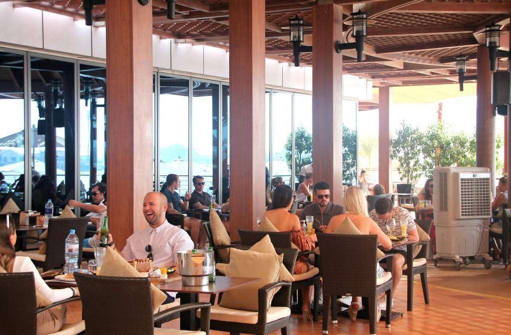 El brunch español del restaurante West 14th del hotel Dukes The Palm Royal Hiddeaway se desarolla en espacio amplio, amable y acogedor. (EL CORREO) El brunch español del restaurante West 14th del hotel Dukes The Palm Royal Hiddeaway se desarolla en espacio amplio, amable y acogedor. (EL CORREO)