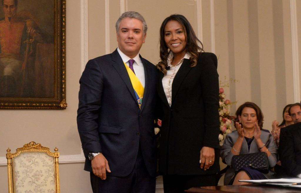 El presidente de Colombia, Iván Duque, junto a la ministra de Cultura del país, Carmen Vásquez. (@mincultura)