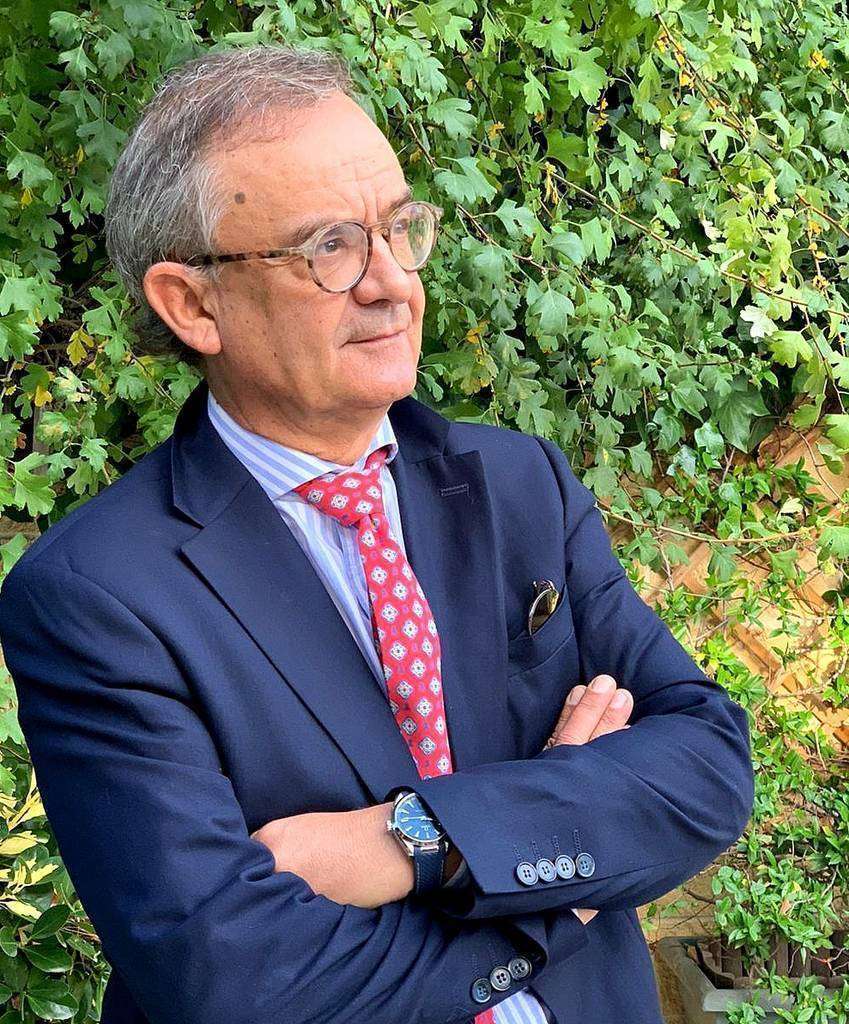 El embajador de España en Bagdad, Juan José Escobar, asegura que aunque la situación ha mejorado en Iraq, aún debe extremar las medidas de vigilancia en sus movimientos urbanos. (EL CORREO)