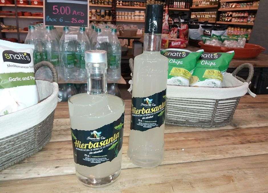 Licor de maceración natural de hierbas de Los Picos de Europa sin alcohol de la insuperable marca Hierbasanta. (EL CORREO)