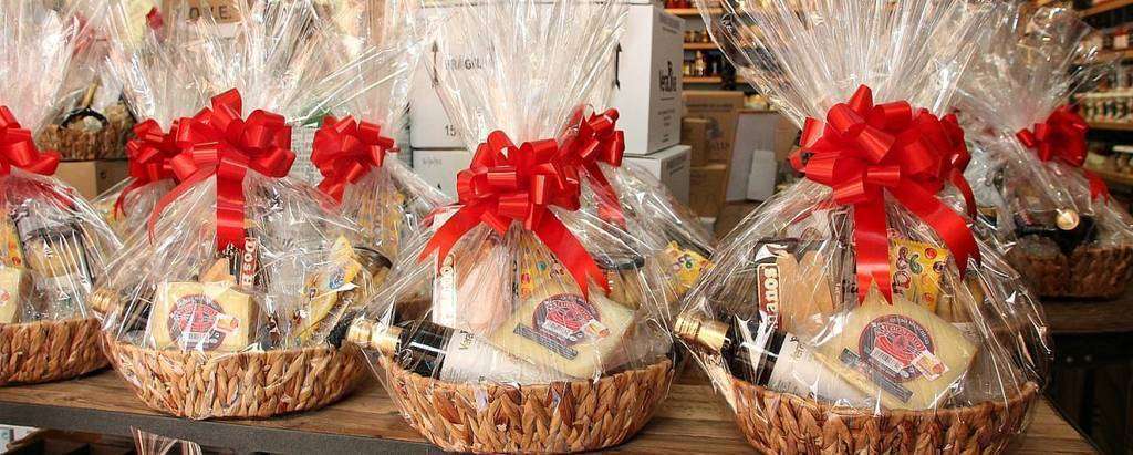 Si quieres regalar una cesta de Navidad tradicional la tienes en La Despensa. (EL CORREO)