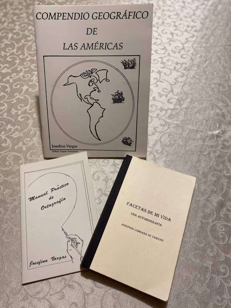 Varias obras escritas por Josefina Lombana. (Cedida)