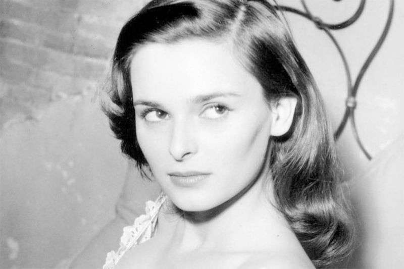 Una joven y bella Lucía Bosé.