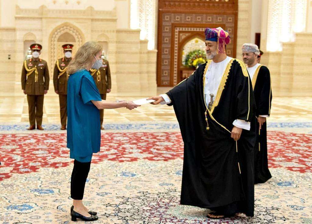 La embajadora María Luisa Huidobro, durante el acto de presentación de cartas credenciales ante el sultán de Omán, Haitham bin Tariq Al Said. (Cedida) La embajadora María Luisa Huidobro, durante el acto de presentación de cartas credenciales ante el sultán de Omán, Haitham bin Tariq Al Said. (Cedida)