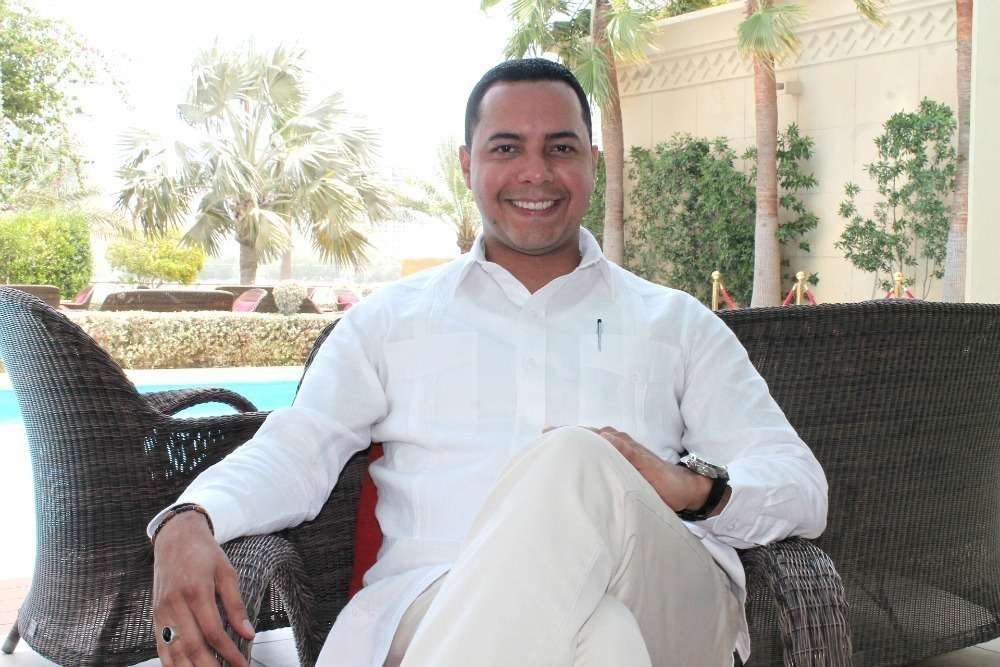 Oreste del Río Sandoval, embajador de Panamá en Qatar, posa tras la entrevista. (EL CORREO)