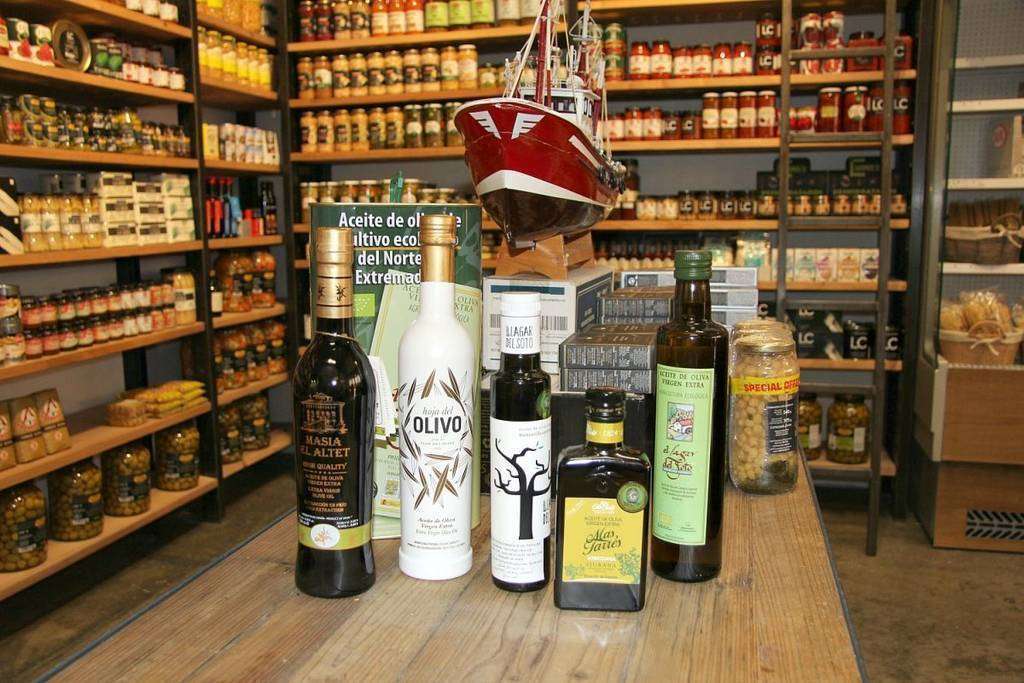 Aceites de oliva virgen premium, ideales para regalo. (EL CORREO) 