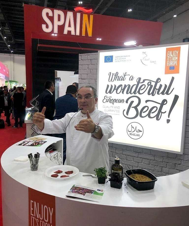 El chef Mariano Andrés, en el stand de Provacuno en Gulfood 2020 en Dubai. (Cedida) El chef Mariano Andrés, en el stand de Provacuno en Gulfood 2020 en Dubai. (Cedida)
