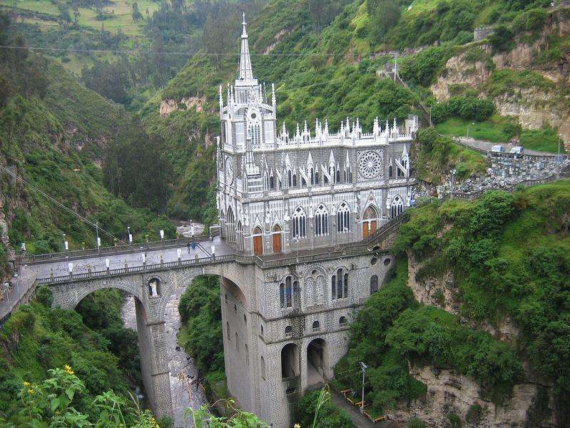 El Santuario de Nuestra Señora de las Lajas.