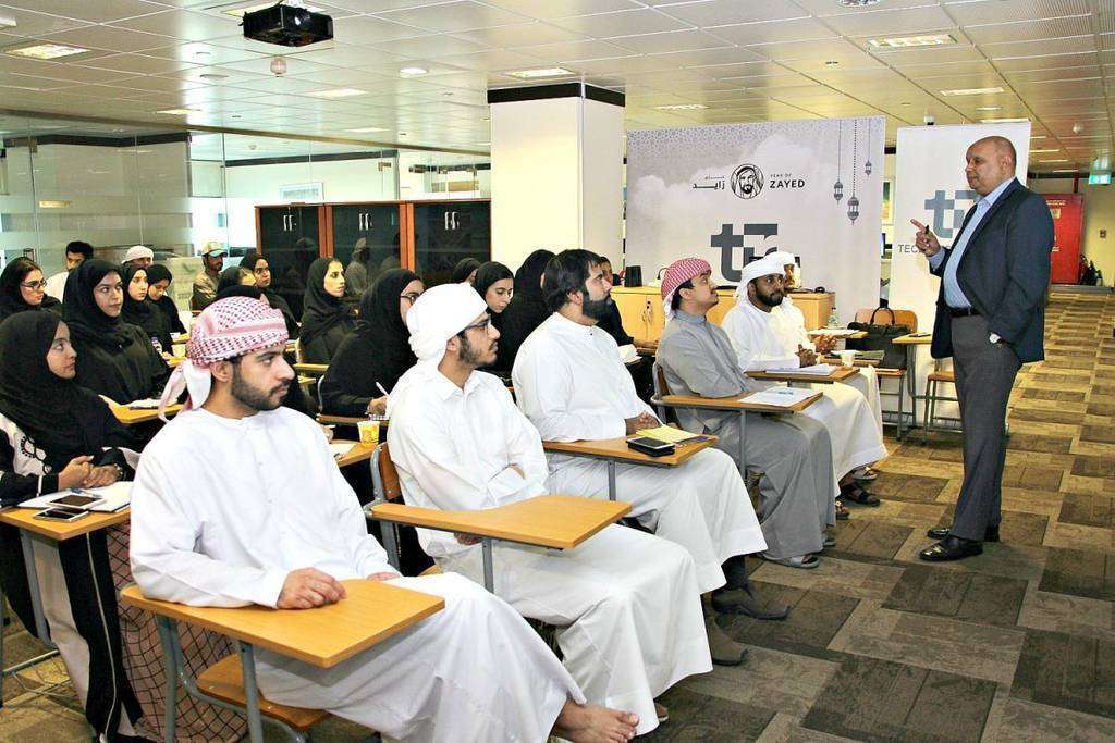 Técnicas Reunidas desarrolla en su sede de Abu Dhabi ‘Awareness’ , un programa que fomenta el aprendizaje y la empleabilidad de los emiratíes. (EL CORREO)