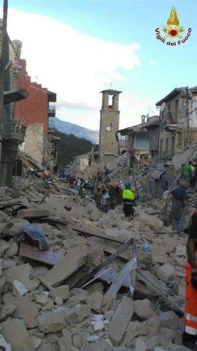 La devastación provocada por el seísmo ha sido total. (@efeverde)