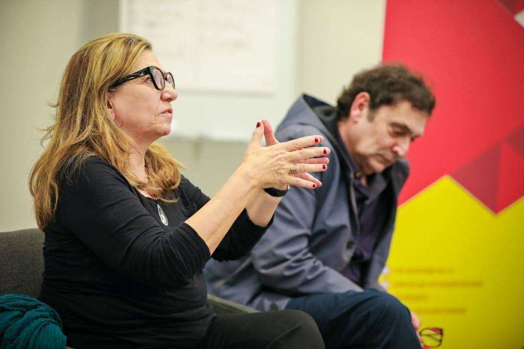 La guionista y directora de cine española Isona Passola en UAE's Cultural Foundation junto a Agustí Villaronga. (Manaf K. Abbas / EL CORREO)