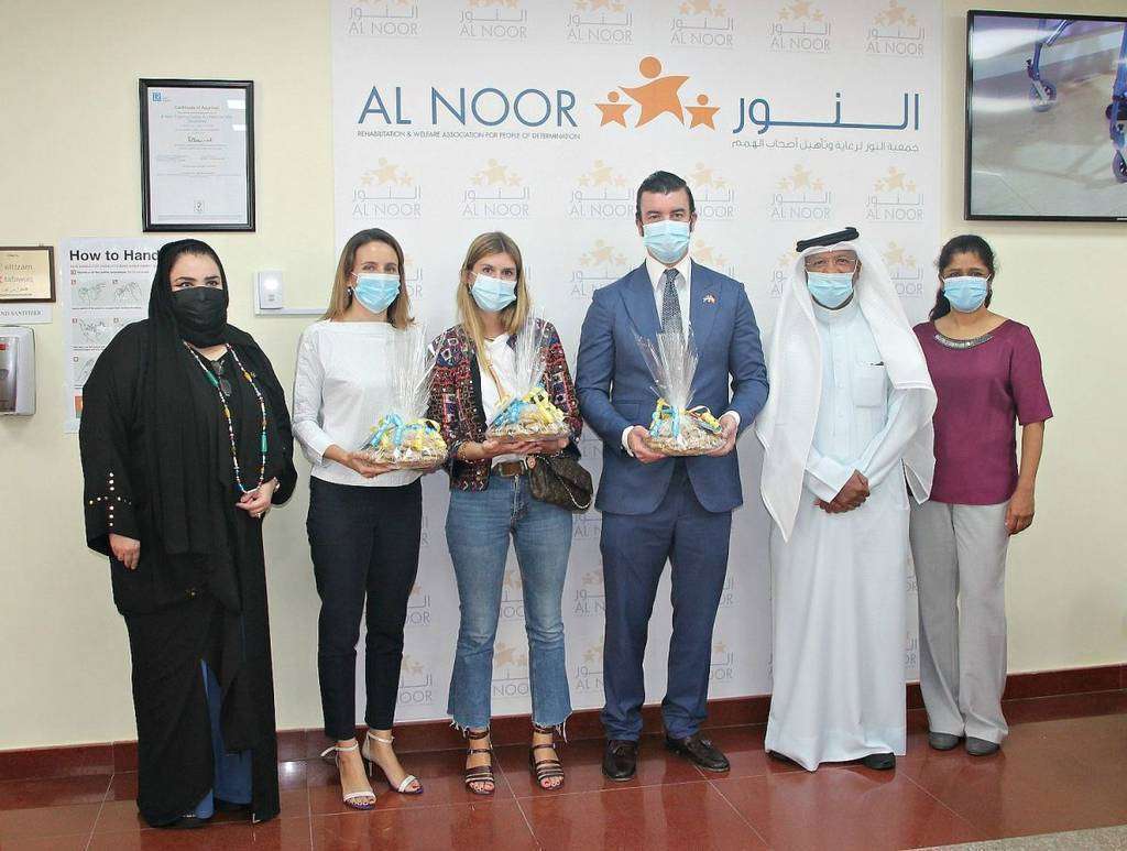 Responsables del Spanish Business Council y de Al Noor posan al finalizar la visita. (EL CORREO) Responsables del Spanish Business Council y de Al Noor posan al finalizar la visita. (EL CORREO)