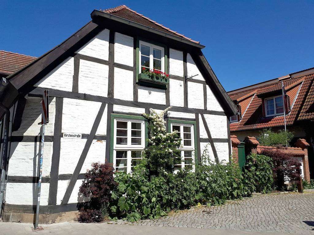 Vivienda tradicional en Warnemünde, en el nordeste de Alemania. (Rafael González García de Cosío) Vivienda tradicional en Warnemünde, en el nordeste de Alemania. (Rafael González García de Cosío)